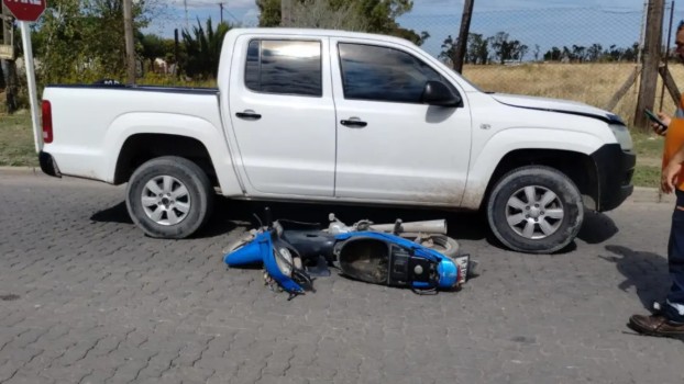 Un motociclista fue hospitalizado en código rojo después de un accidente