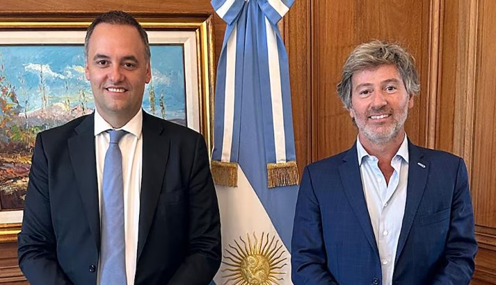 Javier Milei le tomó juramento a Juan Bautista Mahiques en el Salón Blanco de Casa Rosada