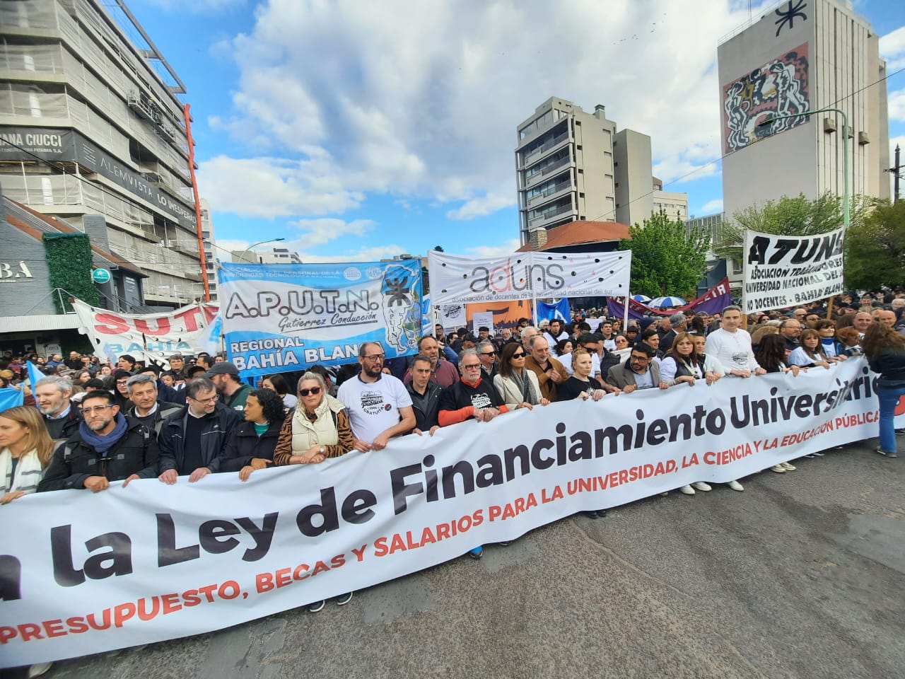 Universidades anuncian más paros y protestas