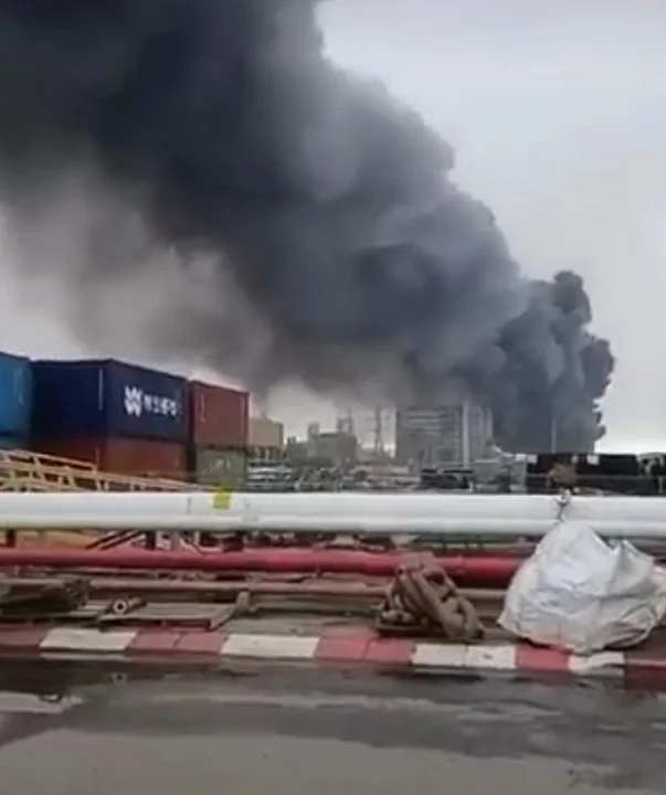 Alerta química en Israel: restos de un misil provocaron un incendio y evacuaciones en Neot Hovav