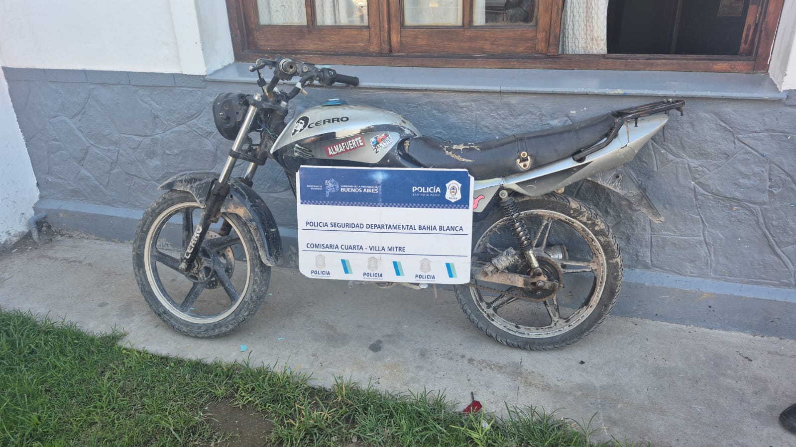 Recuperaron una moto robada y aprehendieron a un hombre en el barrio Noroeste