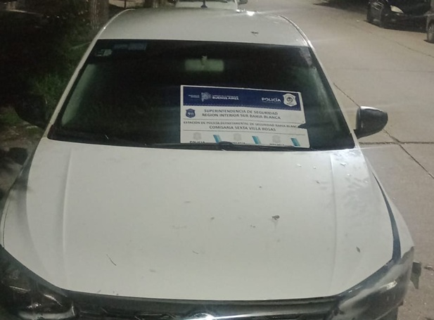 Aprehenden a un hombre tras una persecución con un auto robado y documentación adulterada