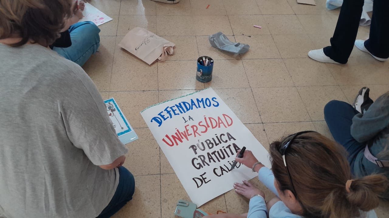 Familias y docentes apoyaron la lucha educativa de la UNS