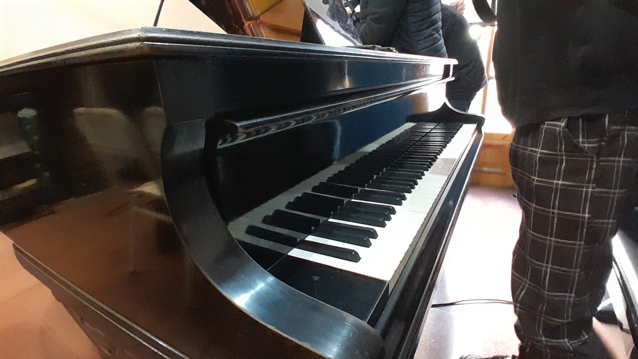 El Conservatorio de Música recibió la donación de un piano que será utilizado por los alumnos
