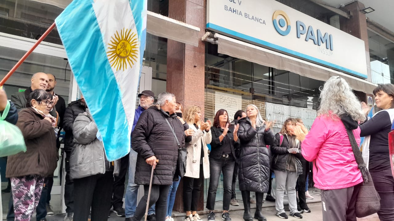 “Tenemos hambre, no nos alcanza para comer”