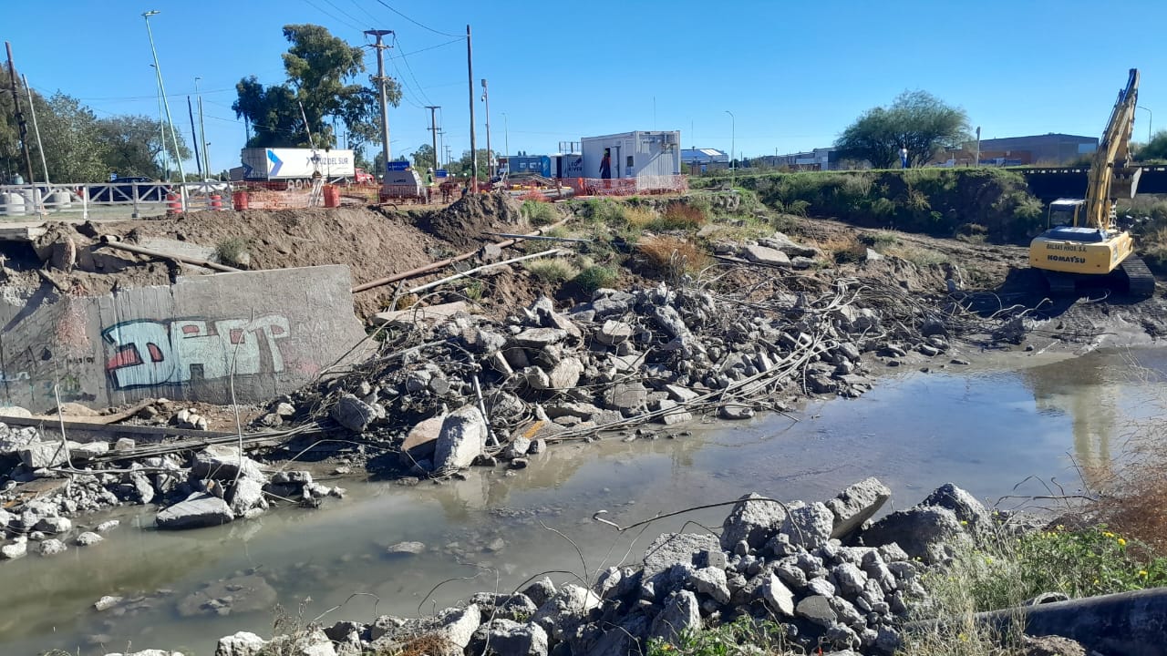 Se concretó la demolición del puente Don Bosco