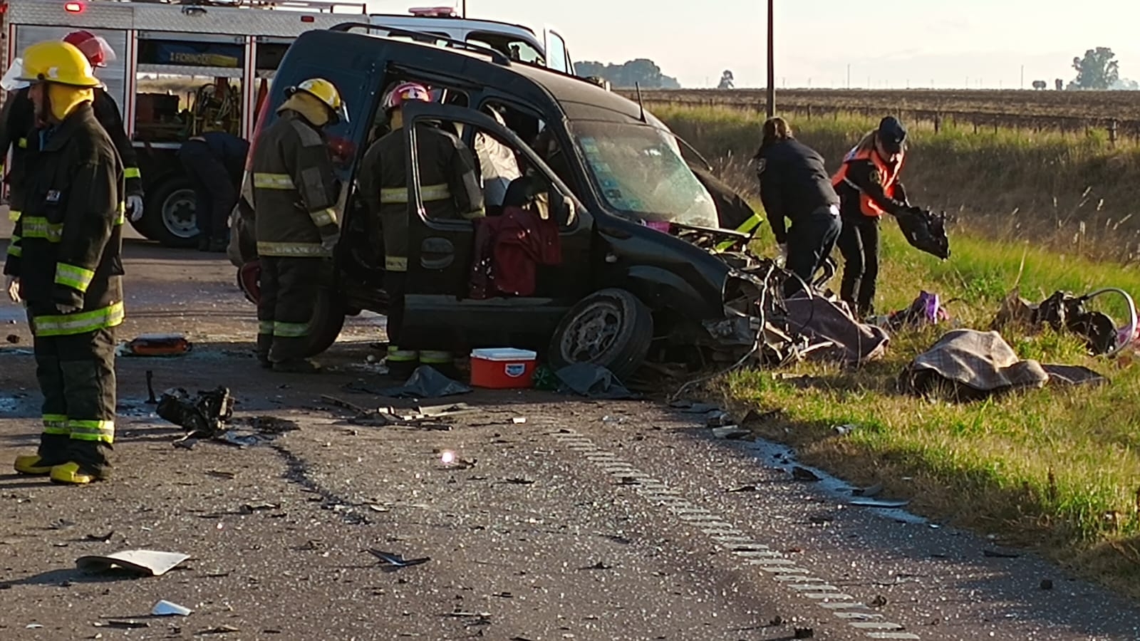 Dos personas murieron en un fuerte accidente en la Ruta Nacional 33