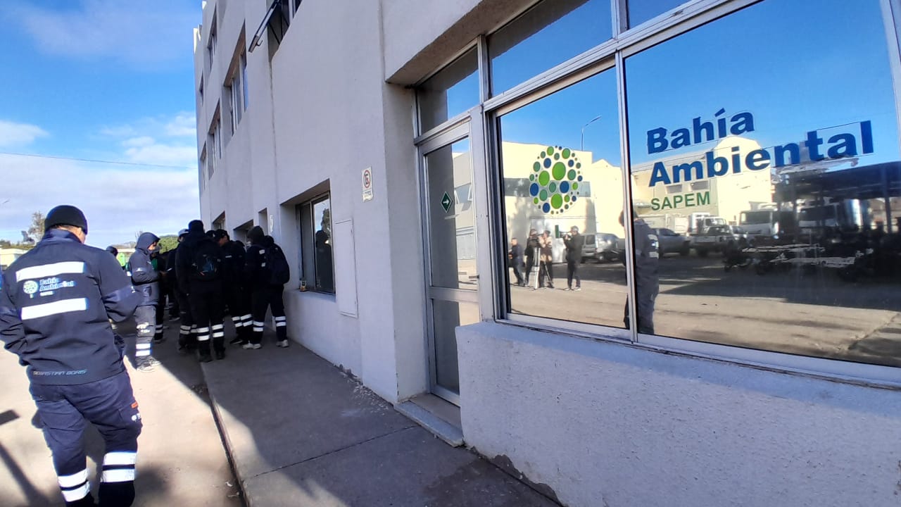 Camioneros paralizó el servicio de recolección tras un accidente laboral