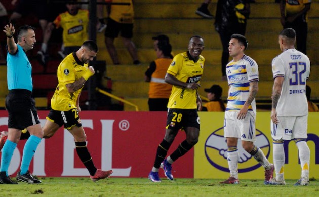 Boca Juniors perdió 1-0 con Barcelona en Ecuador y se complicó en la Copa Libertadores
