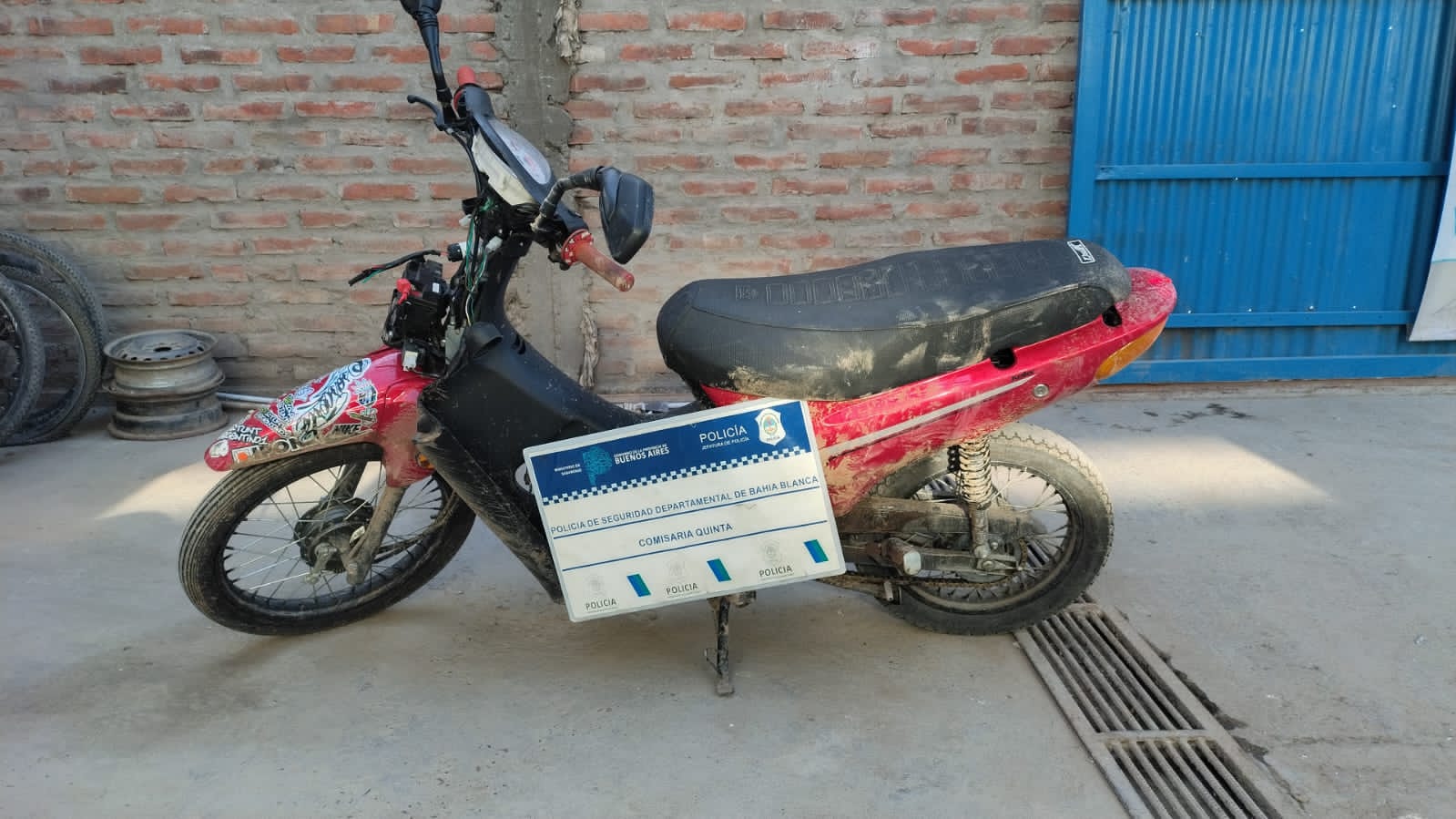Persecución y dos aprehendidos tras el robo de motos