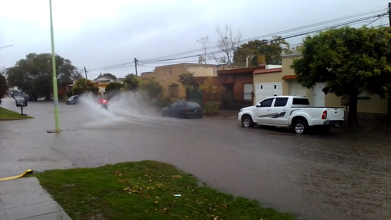 La lluvia y el viento marcaron el miércoles en Bahía Blanca