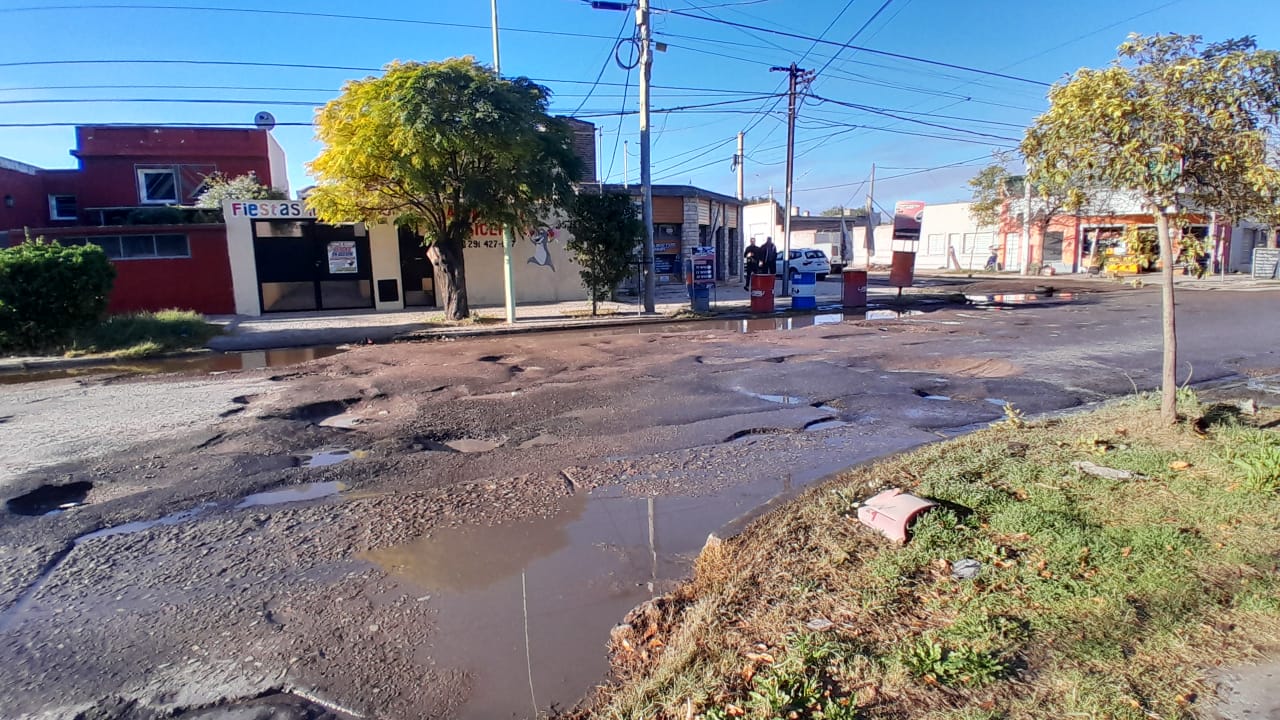 Vecinos de Undiano y Falcón piden respuestas a ABSA por la pérdida de agua en el lugar