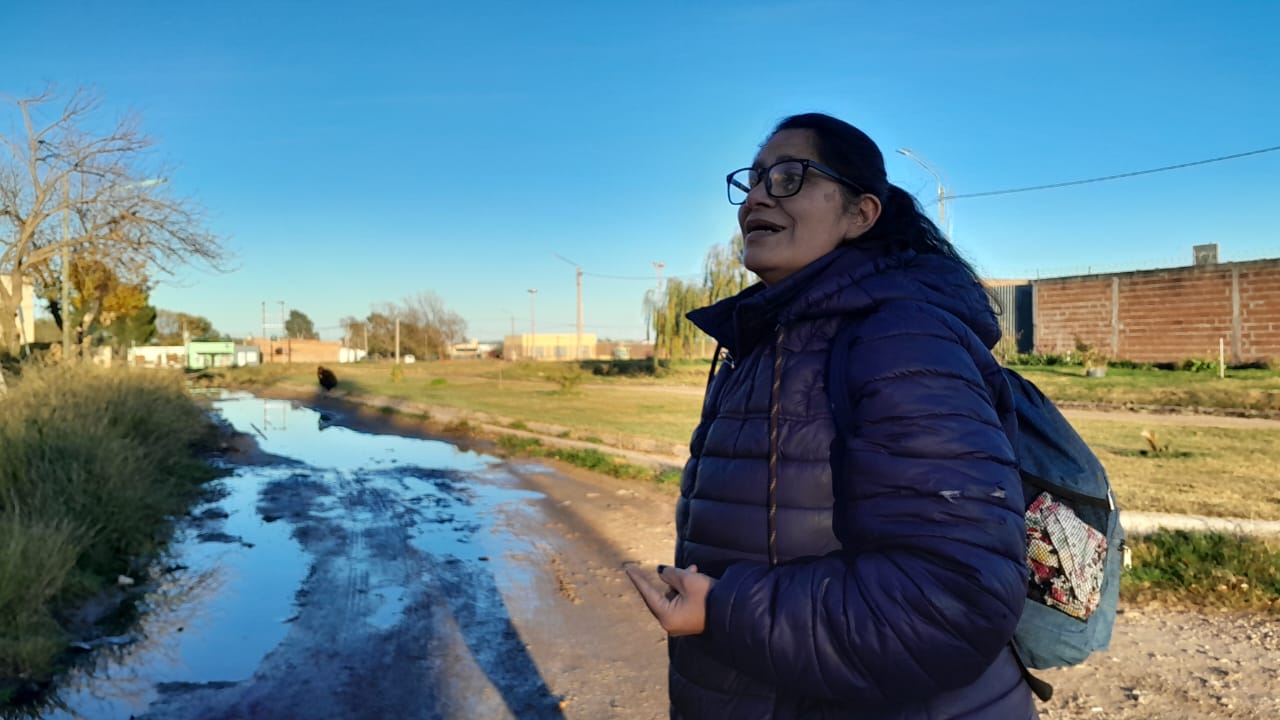Una calle destruida y el reclamo constante de los vecinos