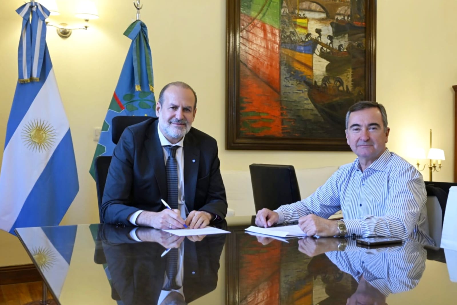 El Municipio firmó un acuerdo clave para la instalación de una planta de amoníaco y urea