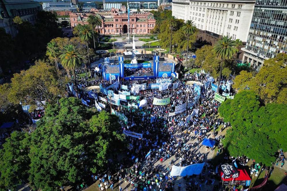 La CGT marchó por el Día del Trabajador y lanzó una advertencia a Milei: “se terminó la paciencia”