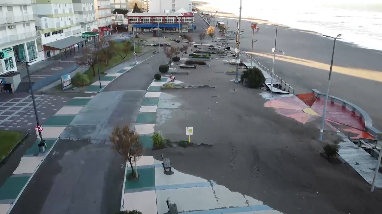 Monte Hermoso busca financiamiento para reconstruir la costanera tras el fuerte temporal