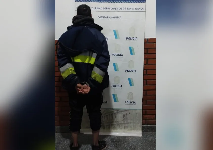 Atacó con un ladrillo a un hombre que dormía en la calle y terminó detenido