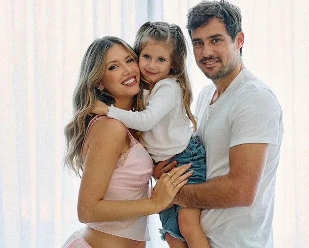 Stephanie Demner y el bahiense Guido Pella revelaron el sexo de su segundo bebé