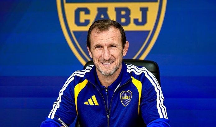 Boca Juniors hizo oficial la contratación del Vasco Arrabarruena como entrenador