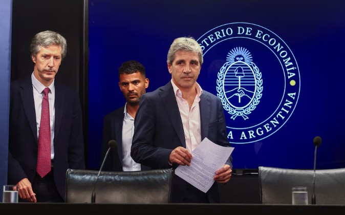 Economía y el Central canjearon bonos preparando el terreno para refinanciar vencimientos de deuda