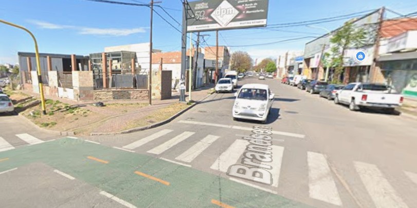 Un auto explotó en Av.Napostá y Brandsen