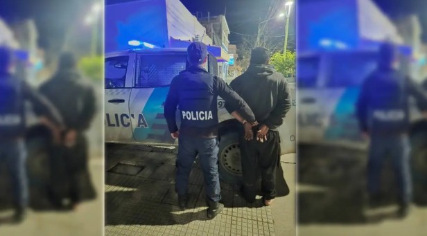 Retuvo a su hijo y golpeó a su pareja, quedó detenido