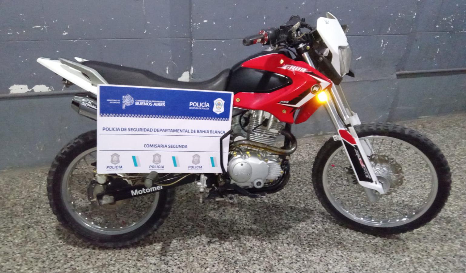 Intentó escapar de un control, atropelló a un policía y terminó aprehendido