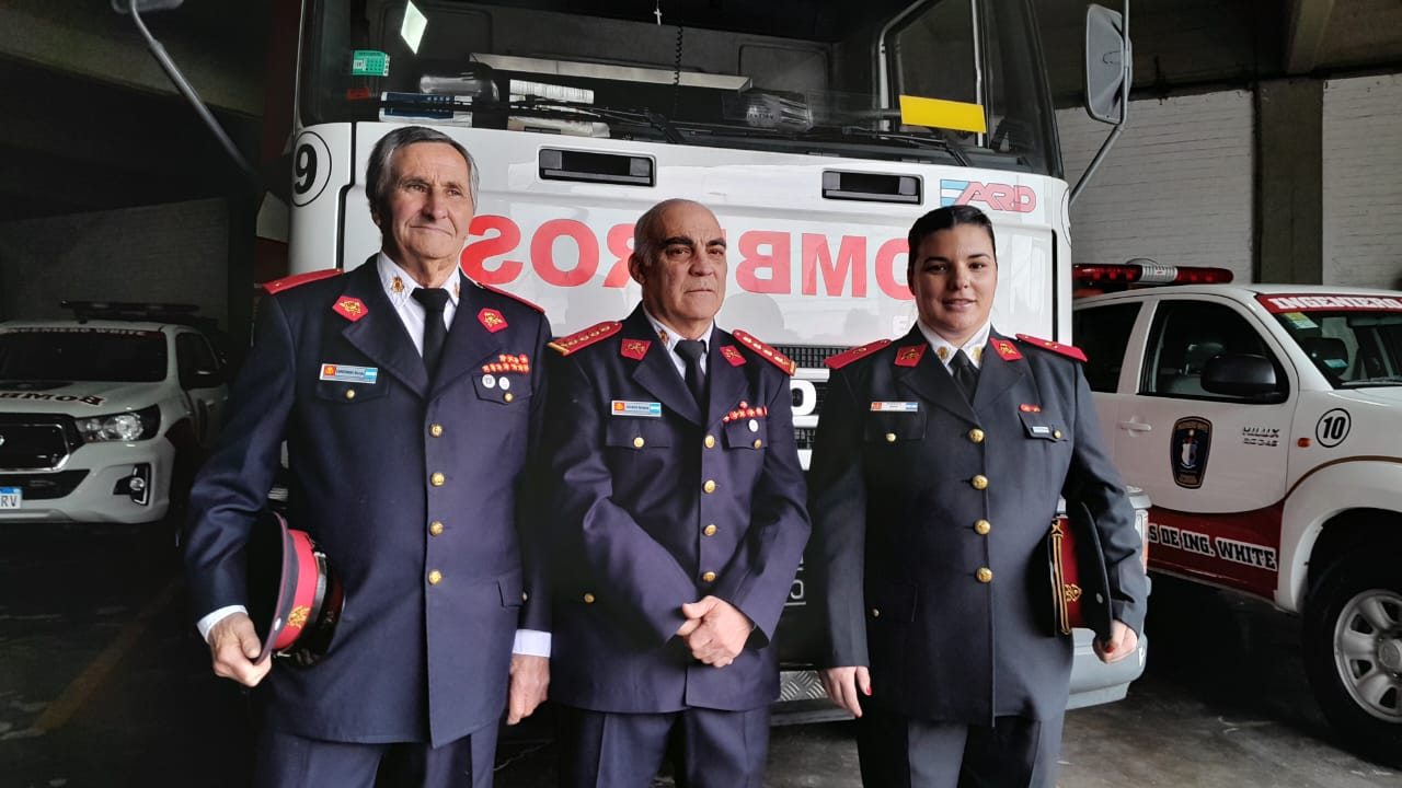 En White celebraron el Día del Bombero Voluntario