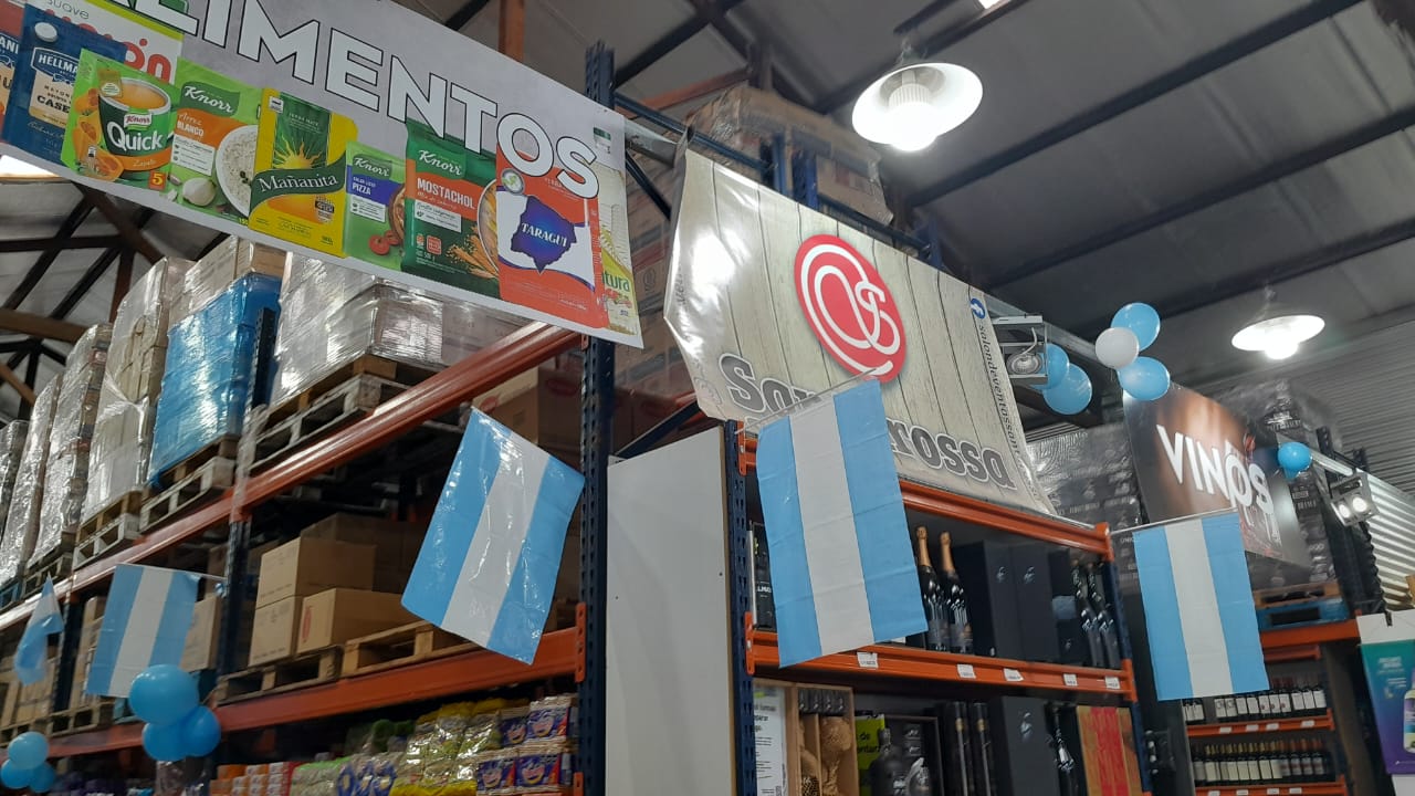 Delicuentes hicieron un boquete y se llevaron un monto millonario de una distribuidora