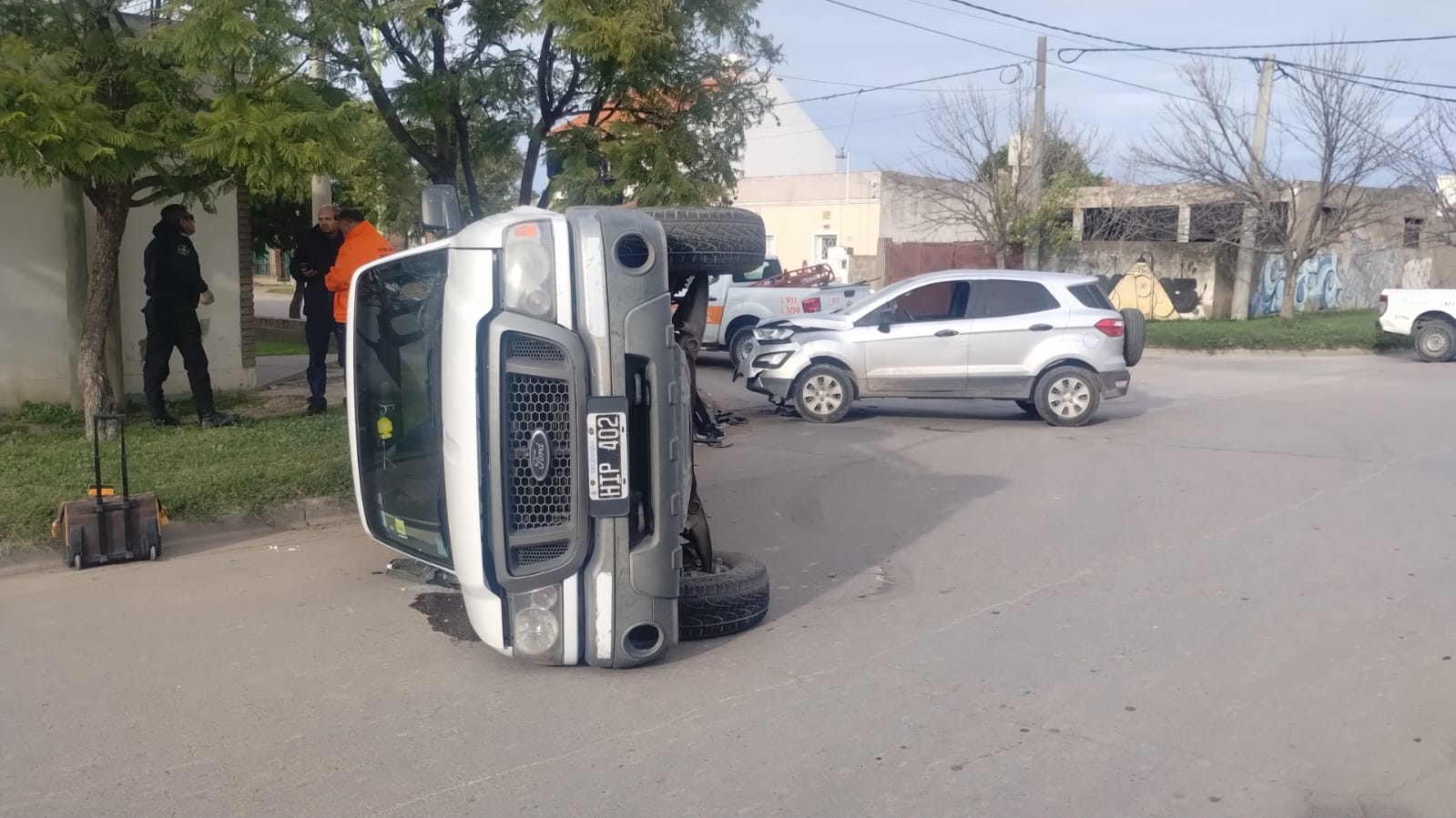 Choque y vuelco en Álvarez y De Angelis