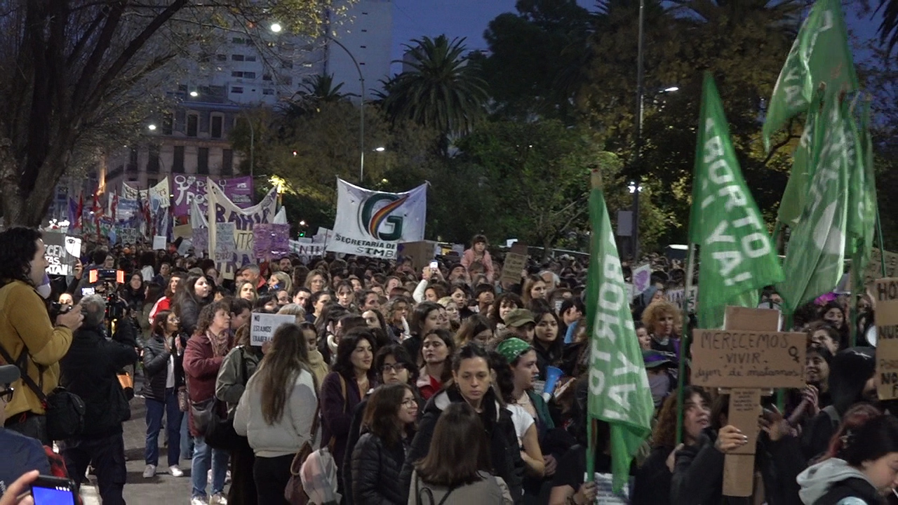 Una nueva marcha de Ni Una Menos volvió a movilizar a Bahía Blanca
