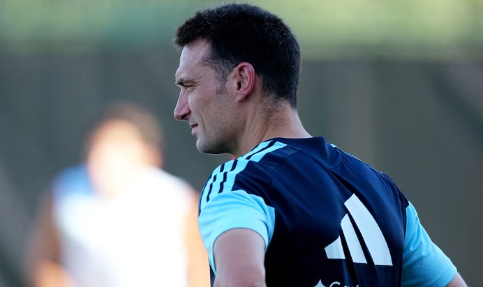 La formación de Argentina que piensa Scaloni para jugar contra Inglaterra por el pase a la final del Mundial