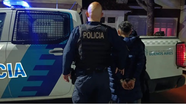 Un hombre fue detenido por intentar agredir a un menor con un arma blanca