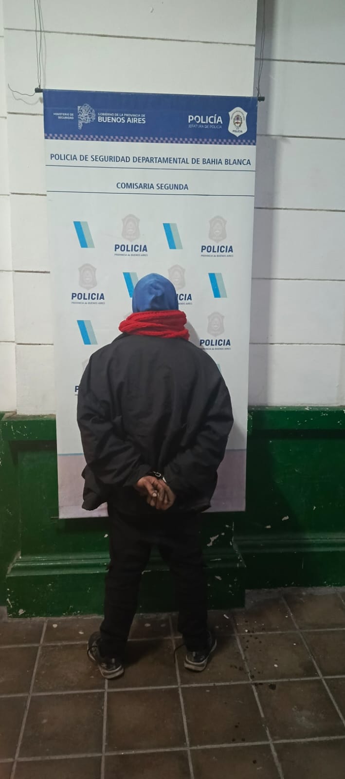 Un hombre fue aprehendido por robar en una heladería