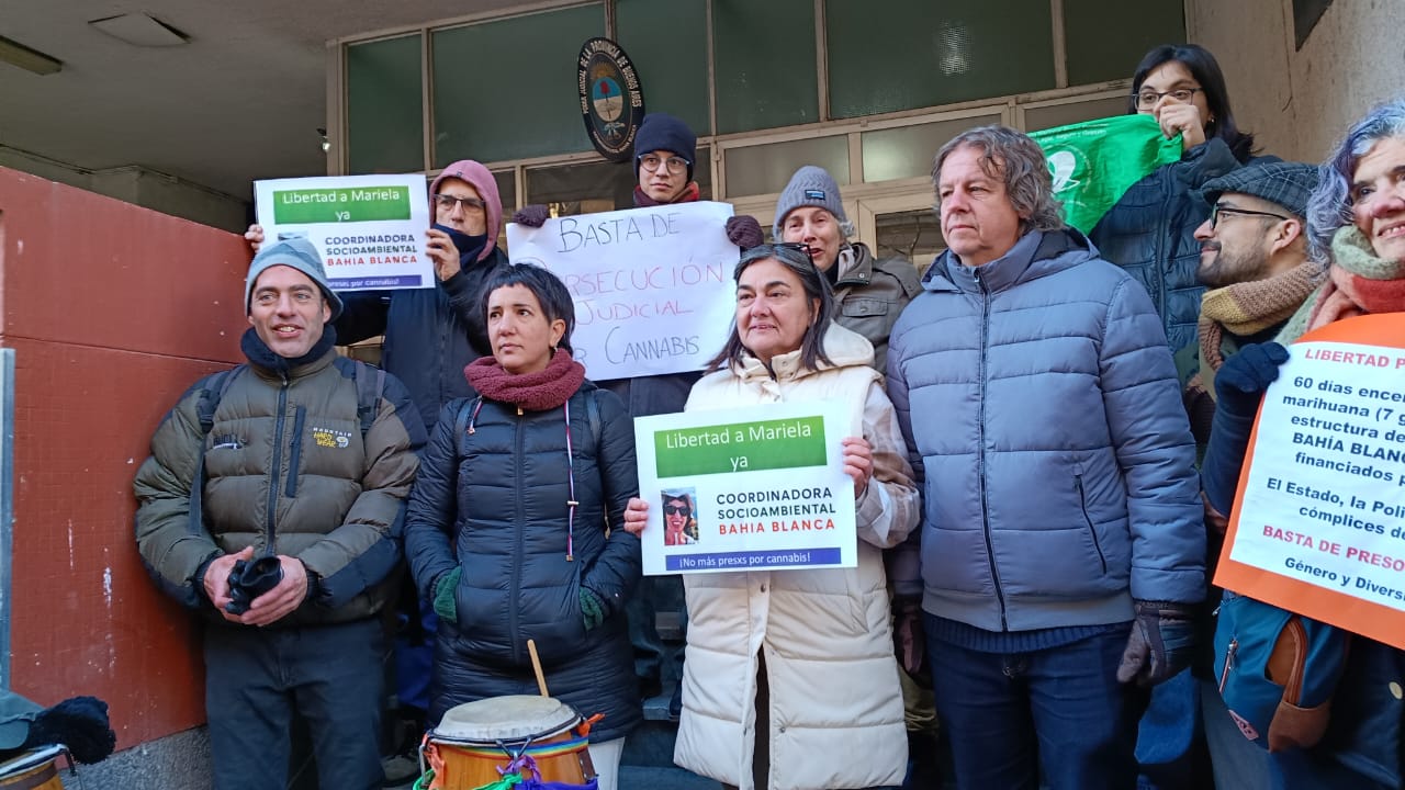 Familiares, amigos y diputados provinciales del Frente de Izquierda reclamaron la liberación de Mariela