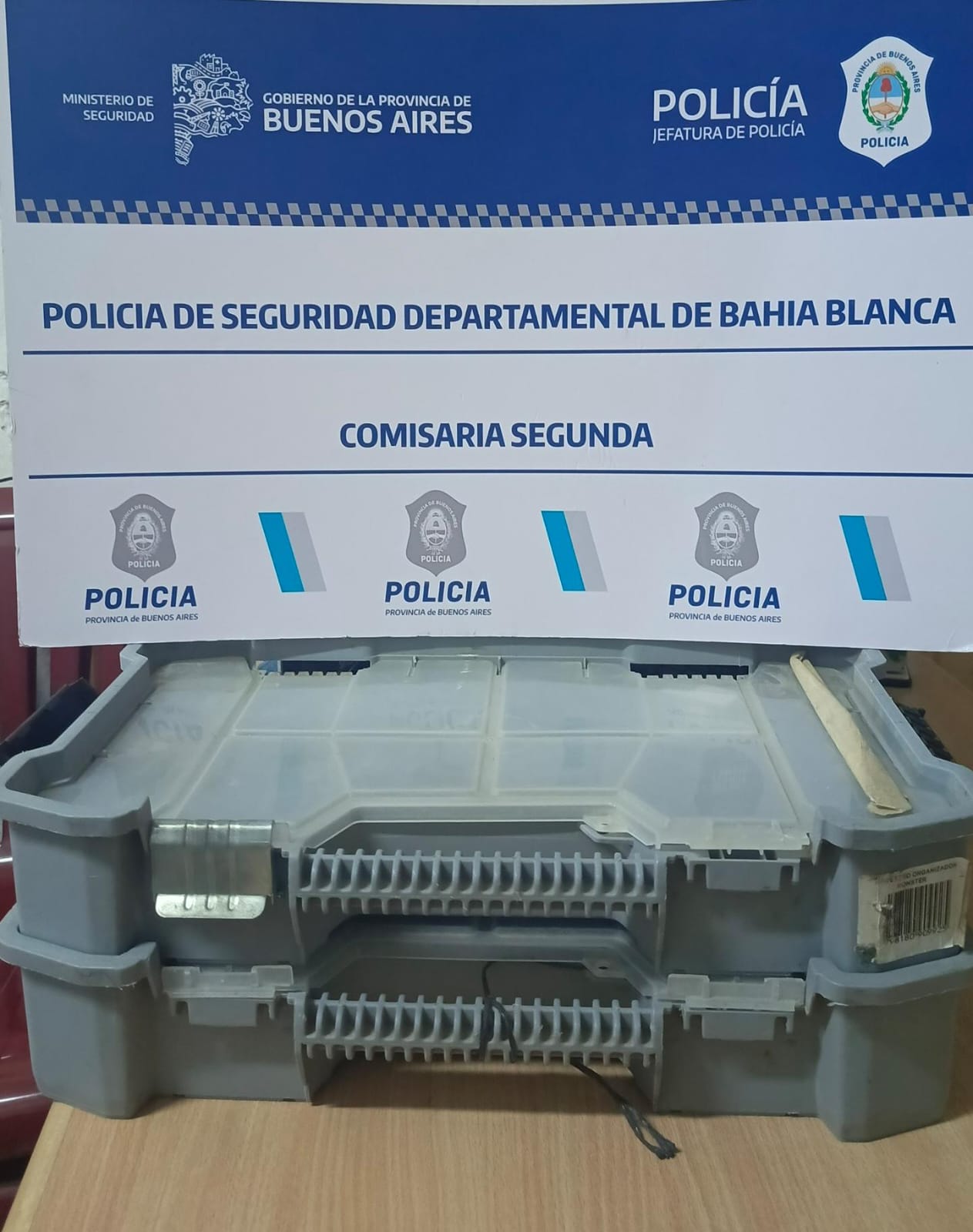 Detuvieron a un hombre que robó una caja de herramientas de una camioneta y estaría vinculado a otros hechos