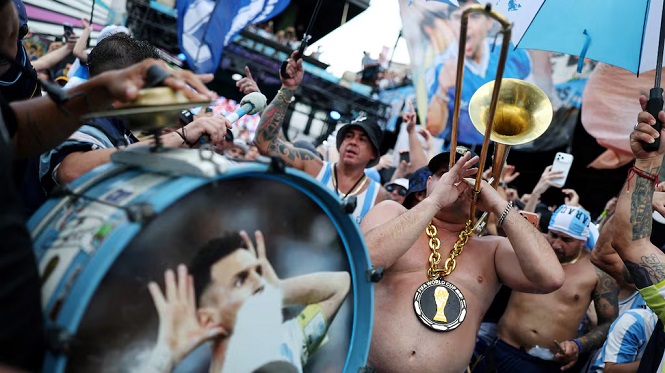 Histórico banderazo argentino en Times Square