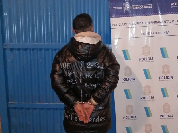 Detuvieron a un hombre por agredir a su pareja y resistirse a la Policía