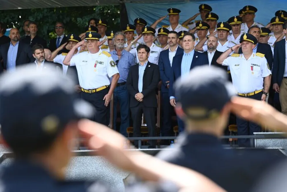 Anuncian un aumento salarial para la Policía Bonaerense: 7% en dos tramos
