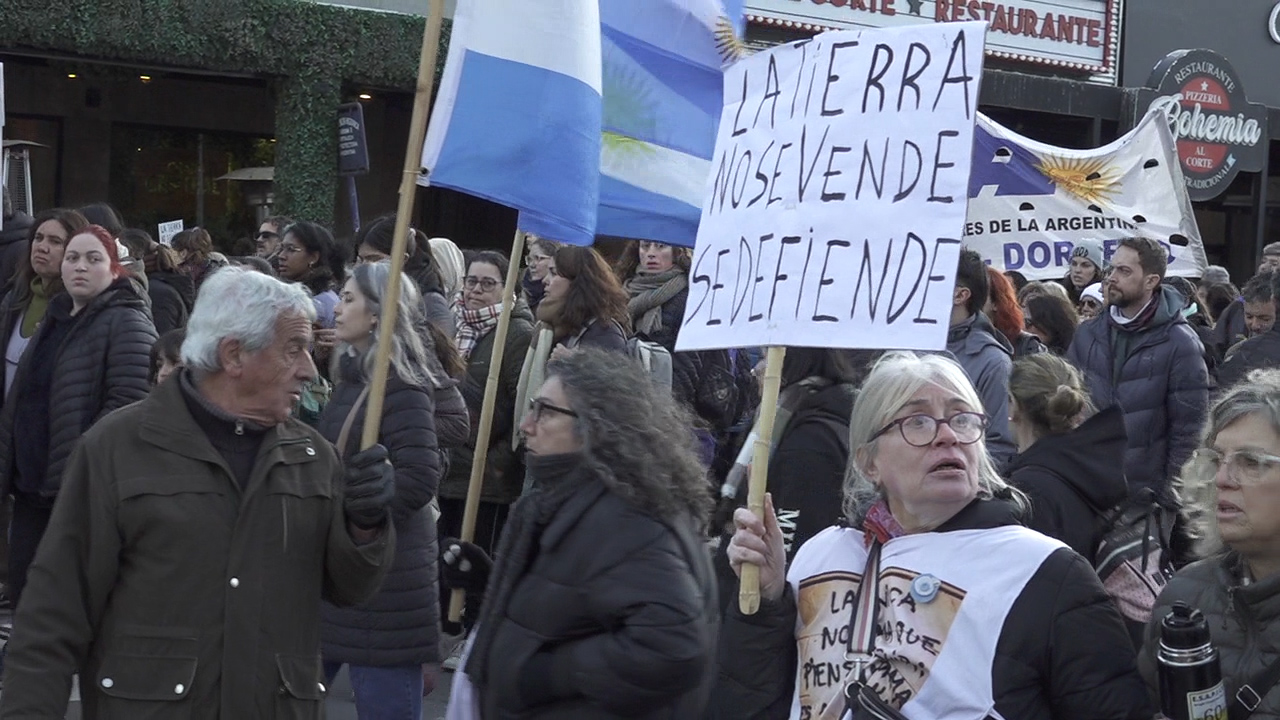 Masiva movilización en Bahía Blanca en defensa de la soberanía y los recursos naturales