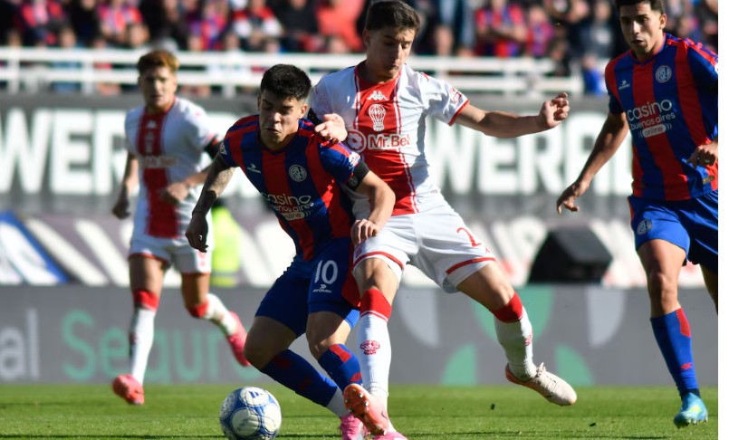 Huracán venció 2-0 a San Lorenzo en el clásico y rompió una racha adversa de 25 años en el Nuevo Gasómetro