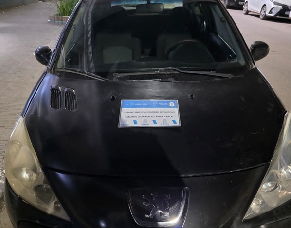 Por problemas barriales, dos personas fueron aprehendidas por causar daños en viviendas