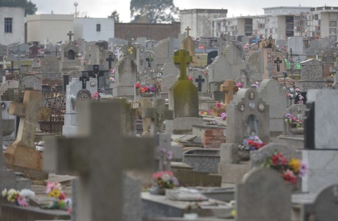 Trámites y valores actualizados en el cementerio municipal
