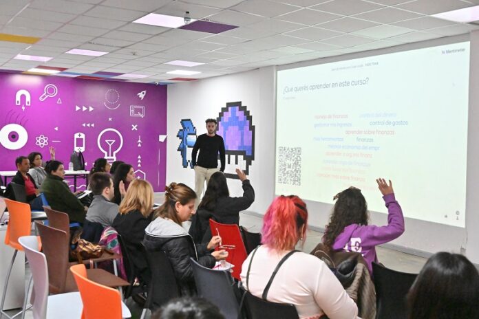 Bahía Hub lanzó las inscripciones para el 3° ciclo de cursos para adultos 2026
