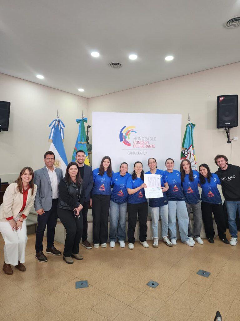 “Reconocimiento Ciudad de Bahía Blanca” a las jugadoras y cuerpo técnico del Club Atlético 9 de Julio