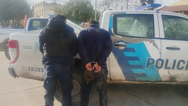 Detuvieron a un hombre que le disparó a otro en el barrio Saladero