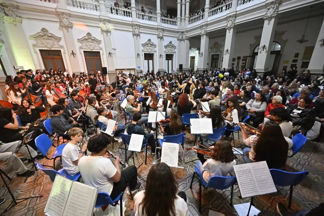 “Melodías para soñar”: Orquestas Escuela y Coros de Niños se presentaron en el Palacio Municipal
