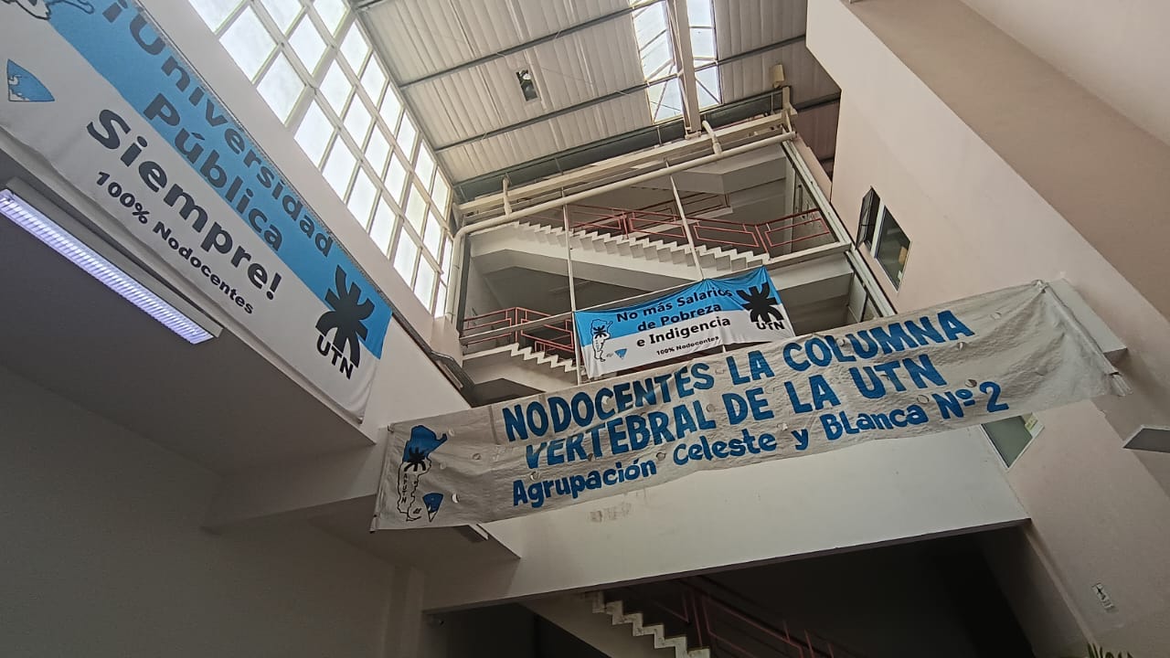 Jornada de alto acatamiento en el paro de docentes y no docentes en la UTN