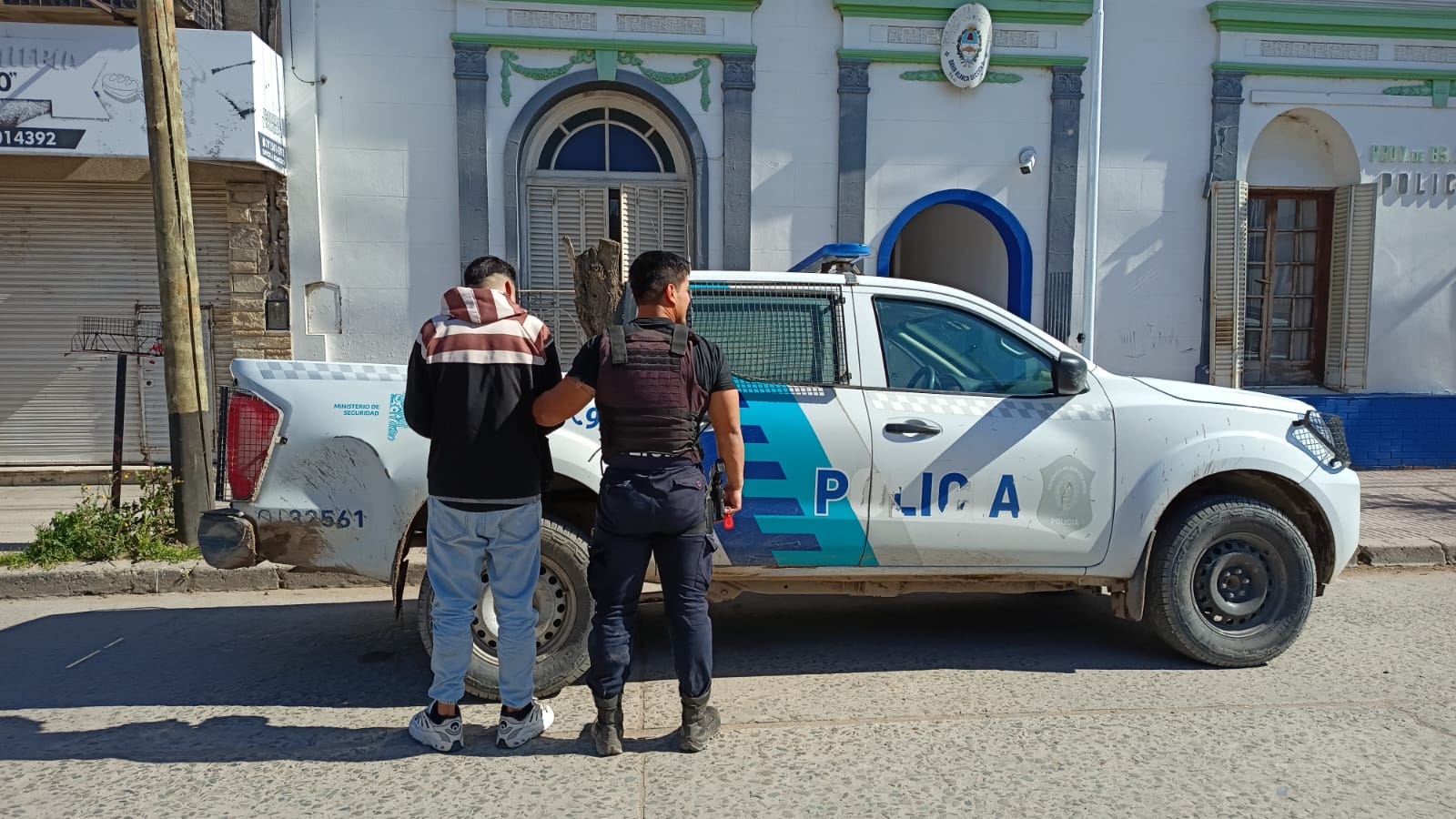 Salió de prisión hace cuatro días y robó un Fernet y dos salamines de un supermercado