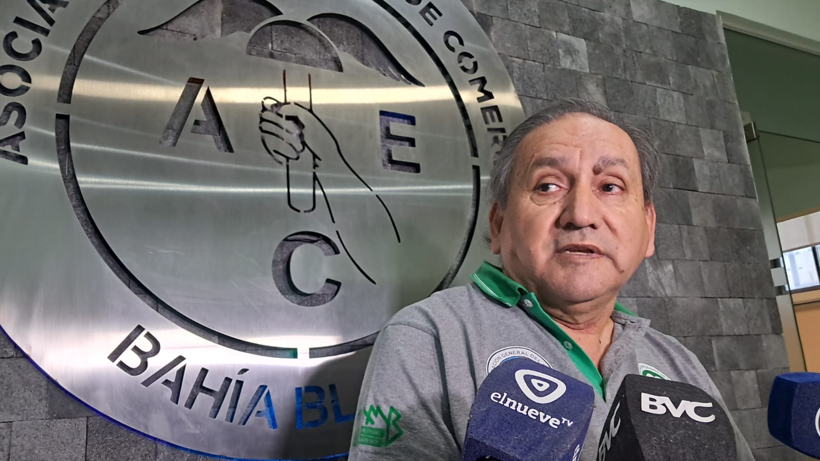 Alto acatamiento al día del trabajador de Empleados de Comercio en la ciudad